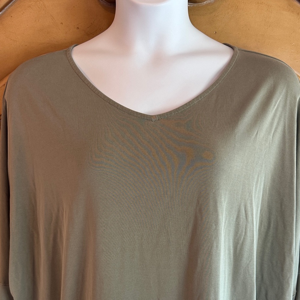 Chico’s Olive V-Neck Relaxed Women's Blouse - Picture 2 of 10